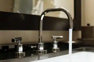 You are currently viewing How to Choose the Perfect Faucet for Your Bathroom Sink